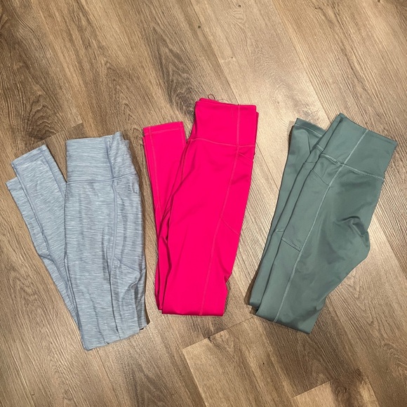 Bundle of 3 Victoria’s Secret workout leggings - Picture 1 of 7